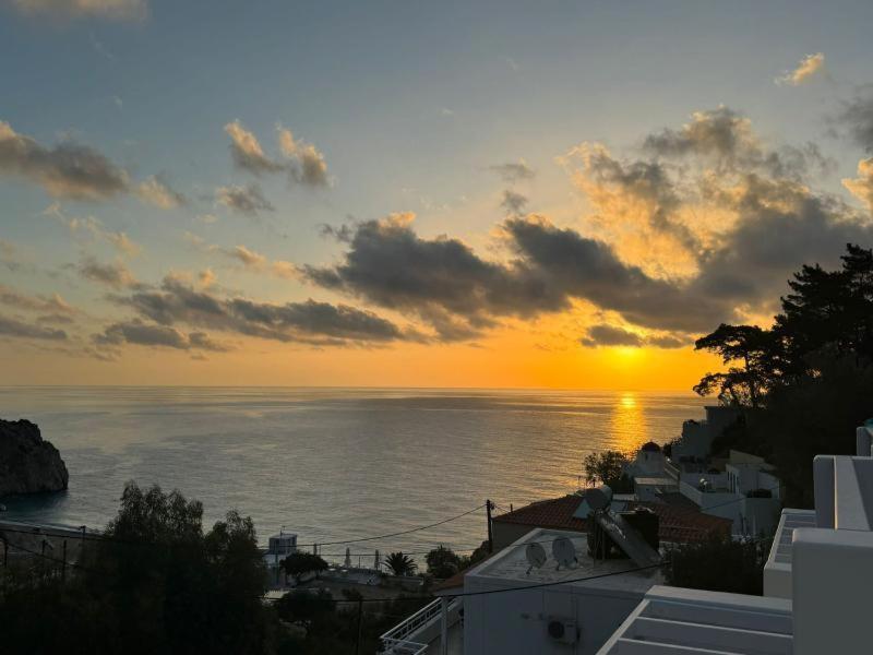 Enilion Luxury Suites Kyra Panagia Dış mekan fotoğraf